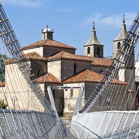 Hostal Los Nogales Cangas De Narcea Eksteriør billede