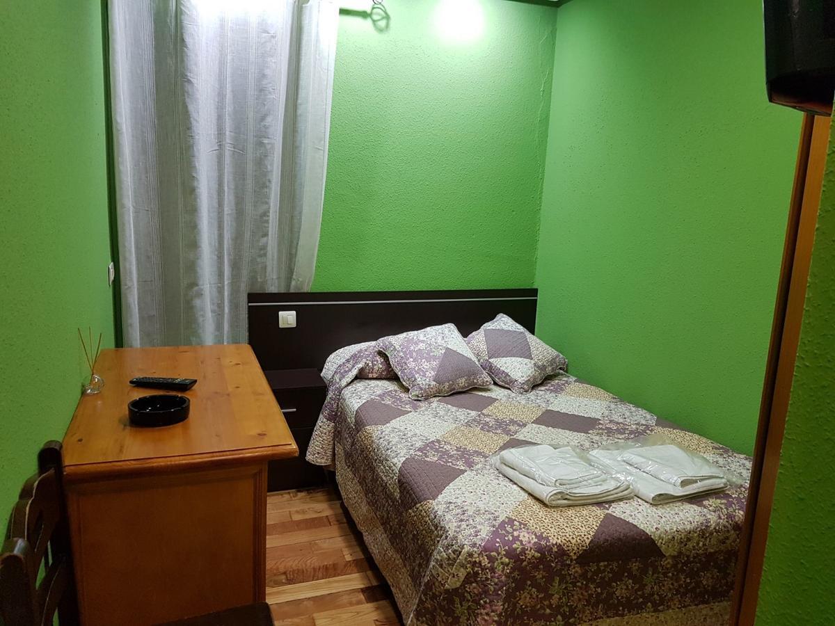 Hostal Los Nogales Cangas De Narcea Eksteriør billede