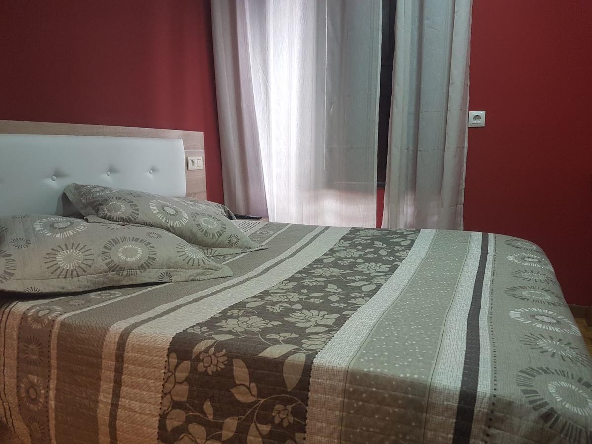 Hostal Los Nogales Cangas De Narcea Eksteriør billede
