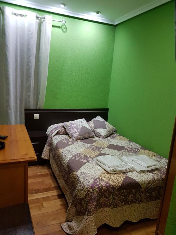 Hostal Los Nogales Cangas De Narcea Eksteriør billede