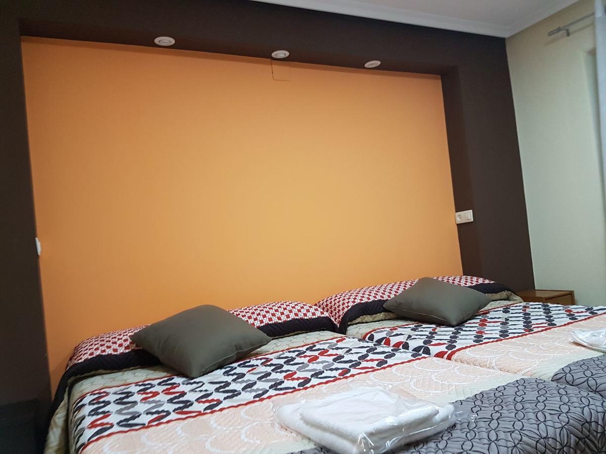 Hostal Los Nogales Cangas De Narcea Eksteriør billede