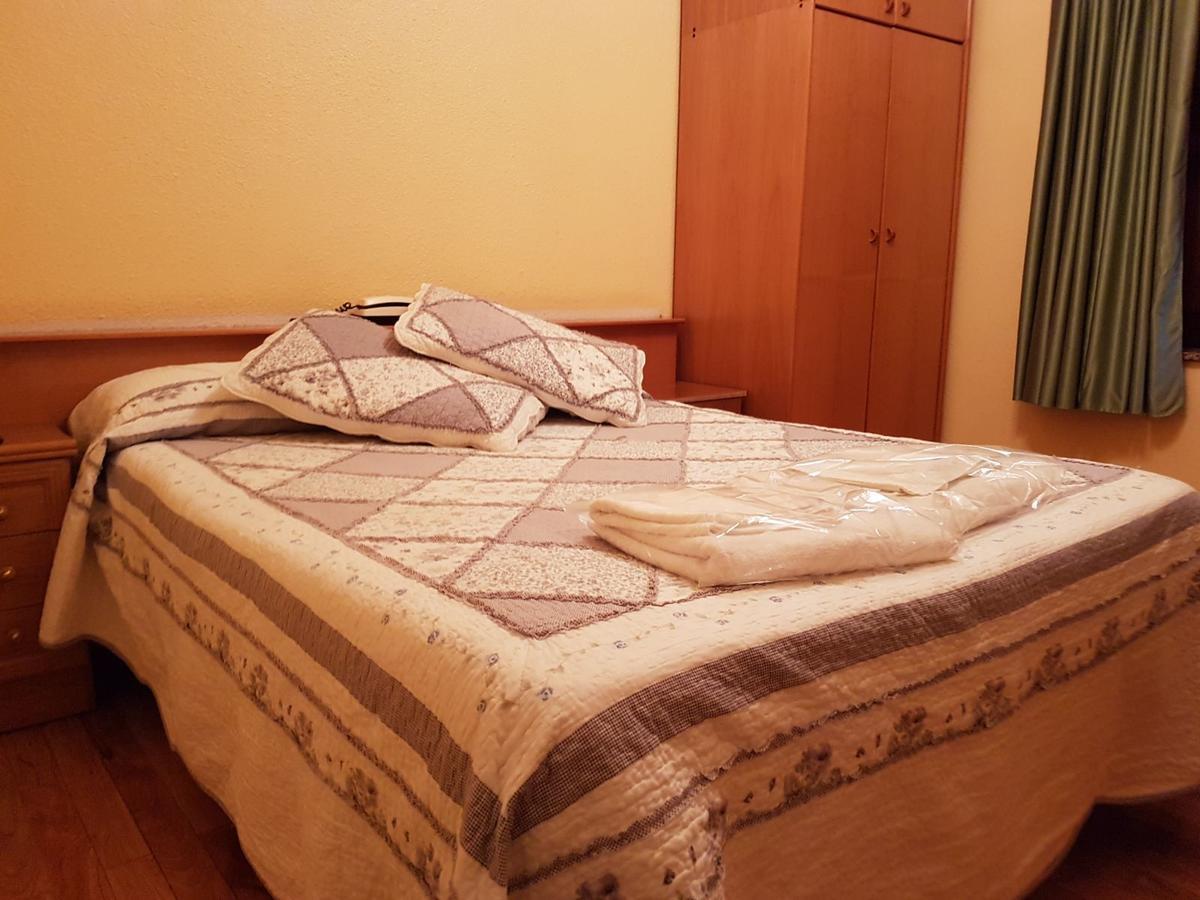 Hostal Los Nogales Cangas De Narcea Eksteriør billede